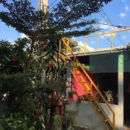 Thong Family Homestay Chiangdao Csiangdau Kültér fotó